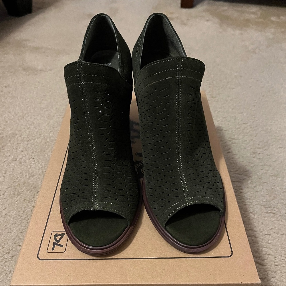 Dirty Laundry Aida split suede - olive (color)